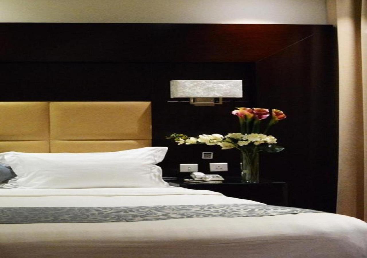 Aparthotel Arjan Suits
