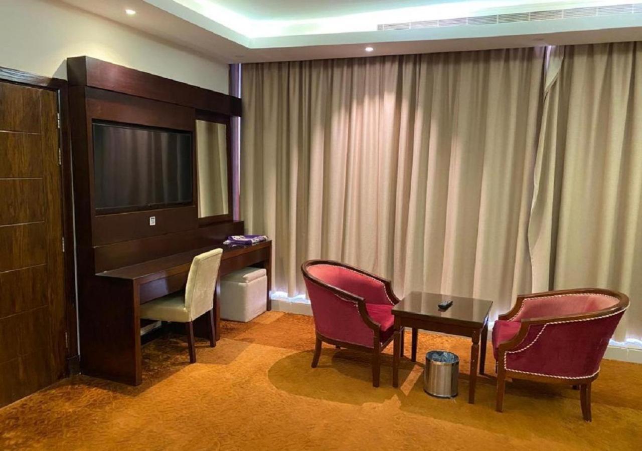 Appart hôtel Arjan Suits *