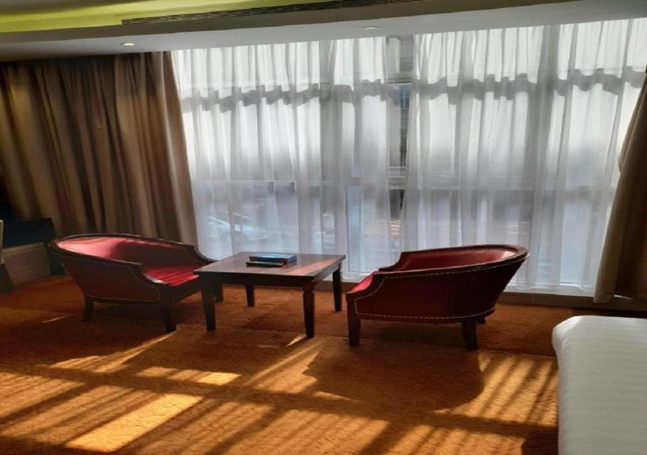 Appart hôtel Arjan Suits *